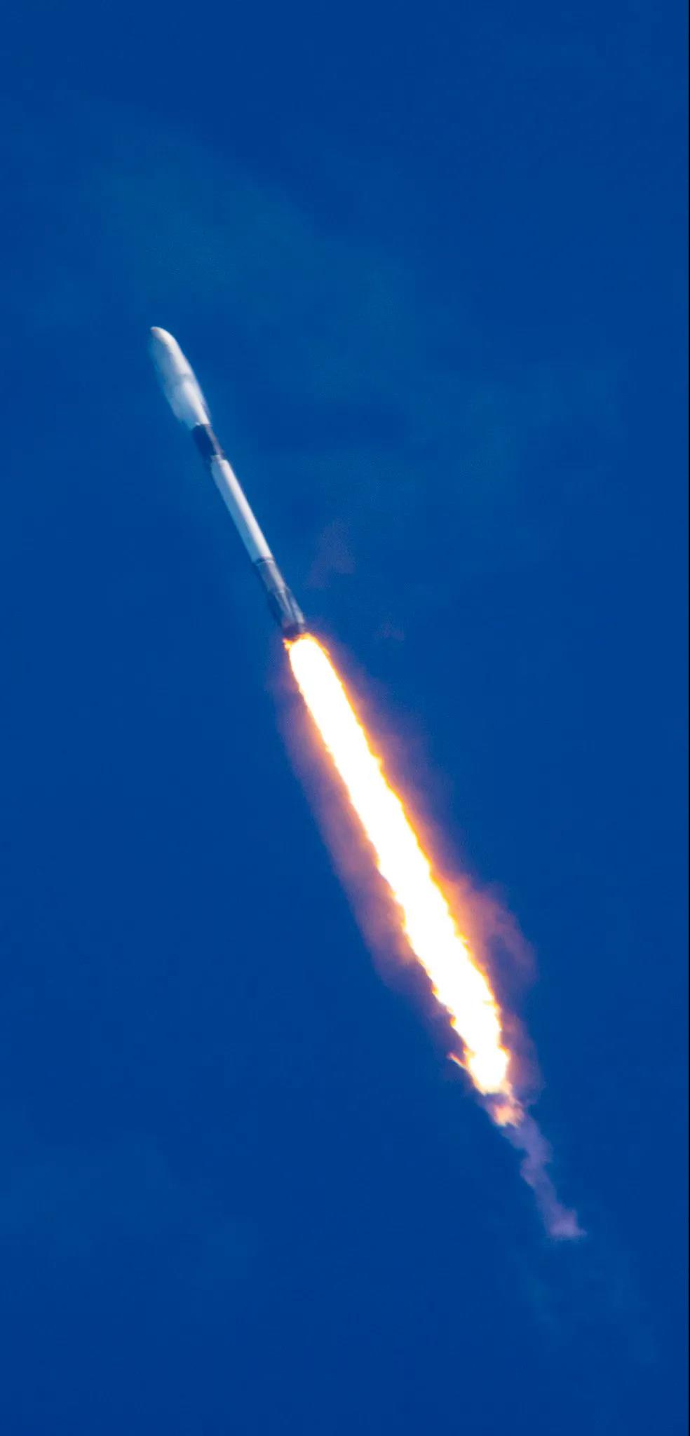 starlink28任务发射成功，完成星链星座第一个轨道层