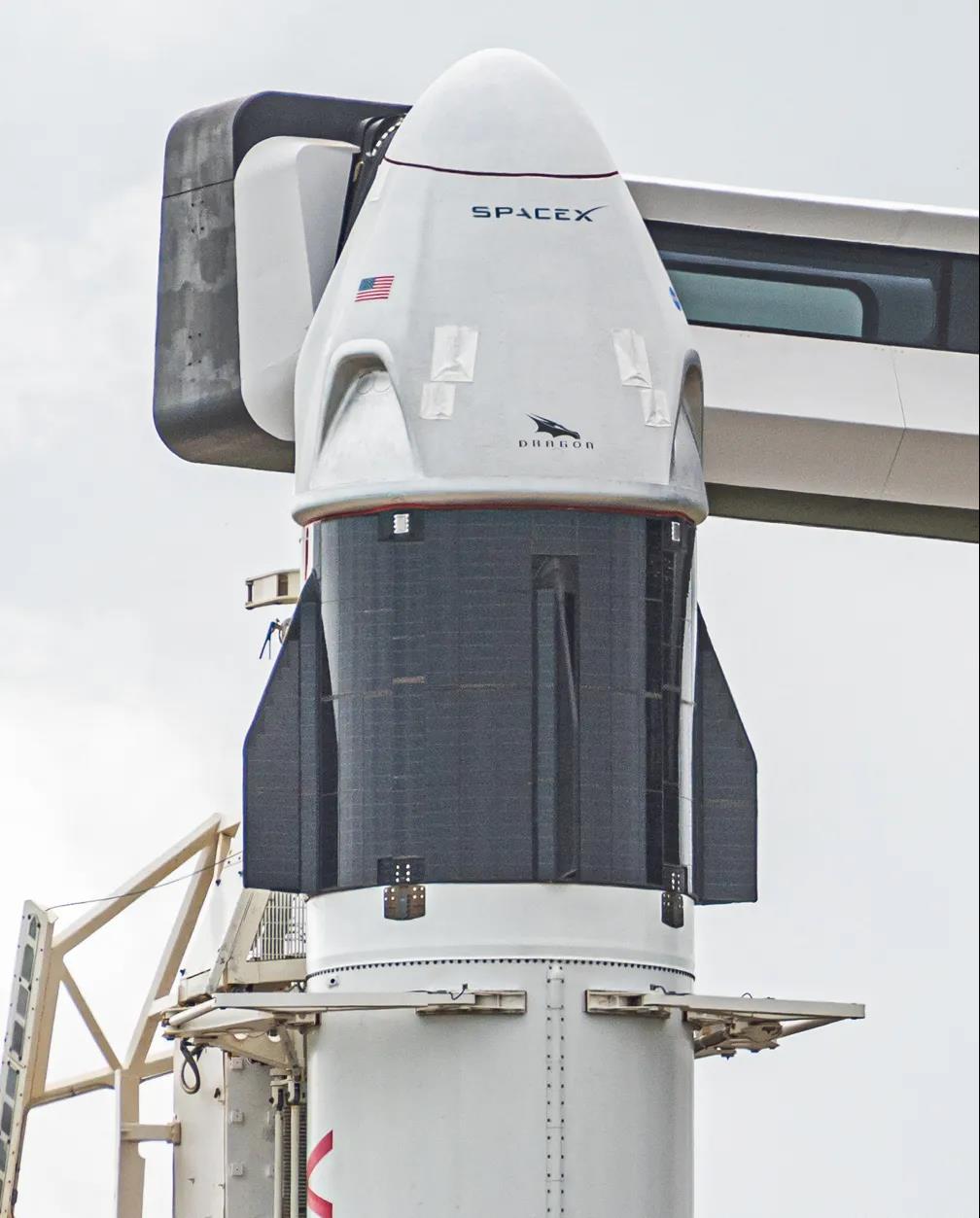 CRS-22货运任务发射成功，SpaceX今年首次动用新火箭